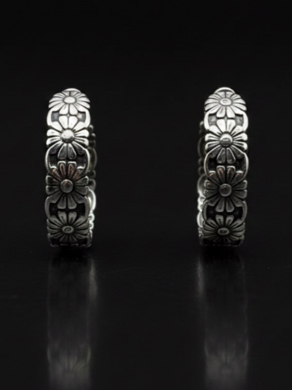 VTG Retired 925 Sterling Silver Premier Designs Daisy Hoop Earrings VHTF